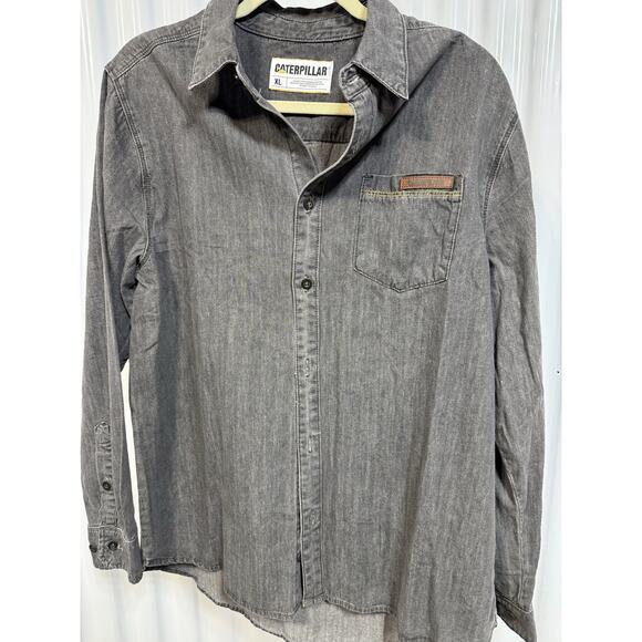 Caterpillar NWT Men's Button Down Grey Caterpillar Leather Logo Men’s XL - Picture 1 of 5